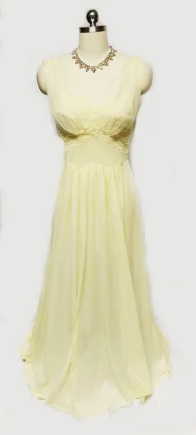 *  BEAUTIFUL VINTAGE VANITY FAIR APPLIQUES, LACE & TULLE NYLON TRICOT NIGHTGOWN IN LEMON CHIFFON