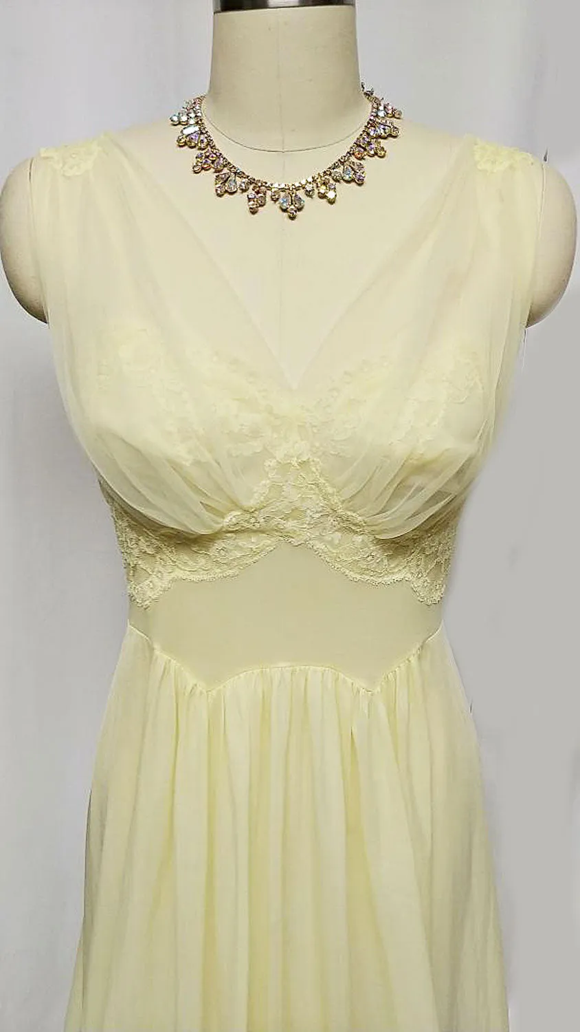 *  BEAUTIFUL VINTAGE VANITY FAIR APPLIQUES, LACE & TULLE NYLON TRICOT NIGHTGOWN IN LEMON CHIFFON