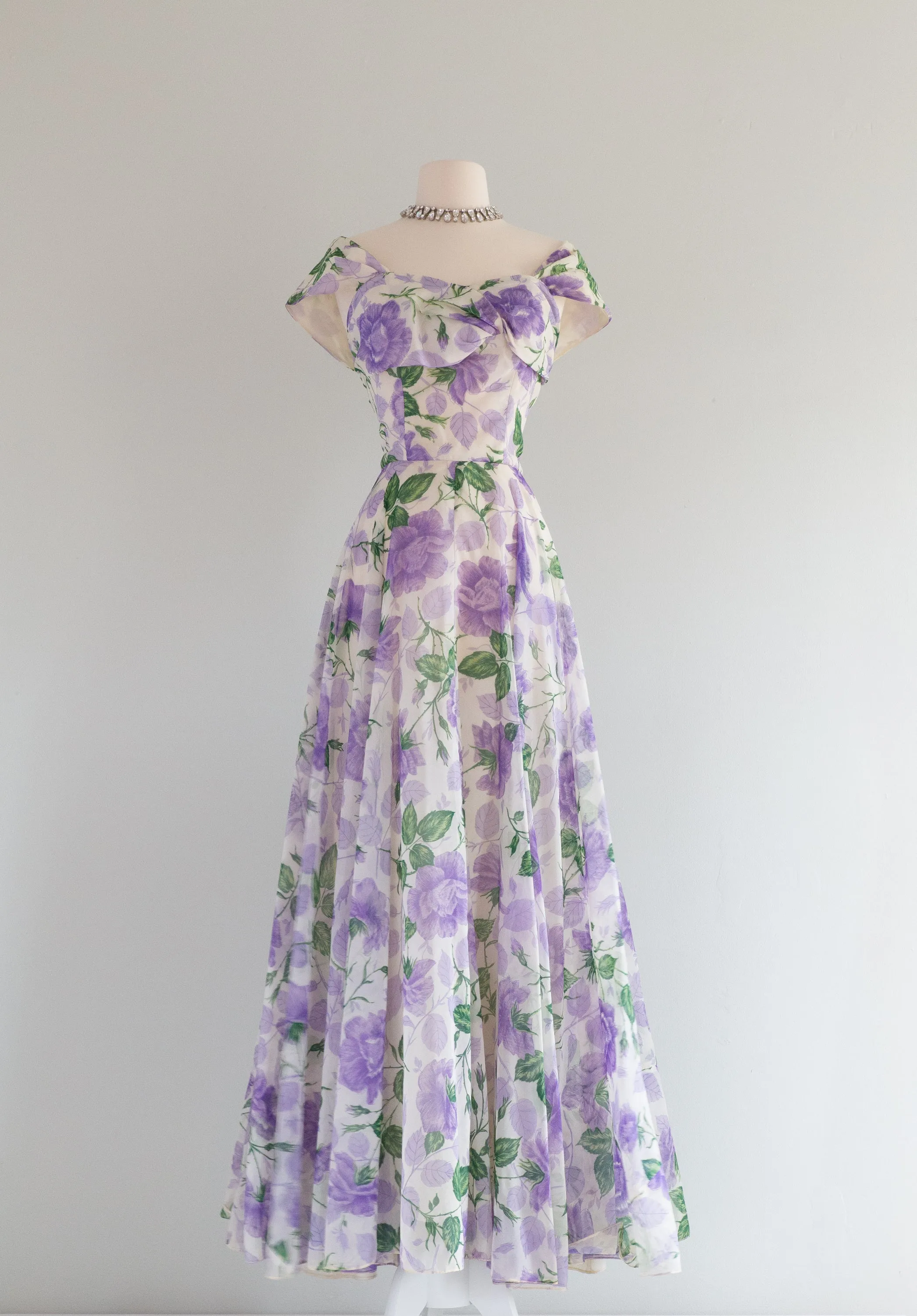 1950's Purple Rose Garden Formal Gown With Romantic Neckline / Medium