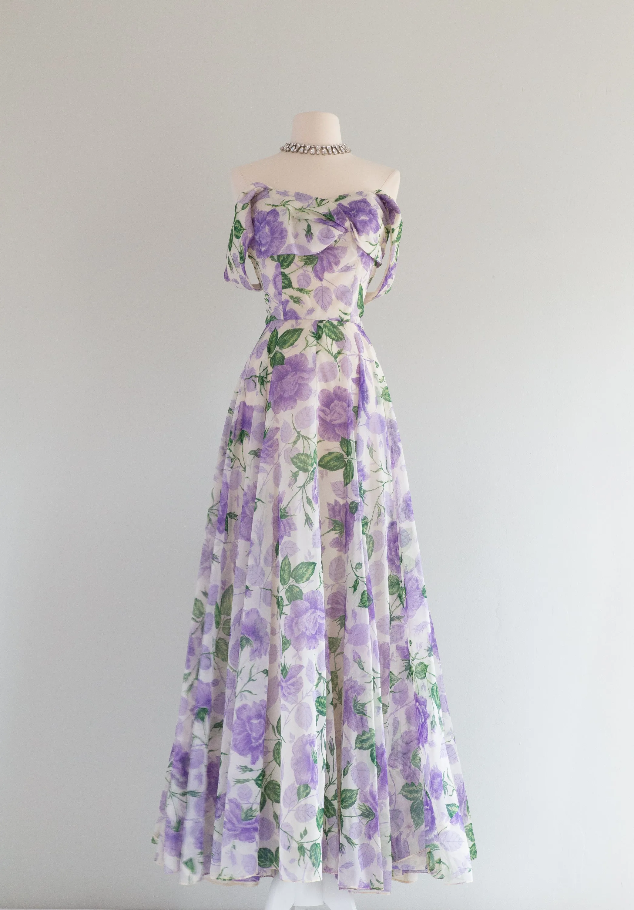 1950's Purple Rose Garden Formal Gown With Romantic Neckline / Medium