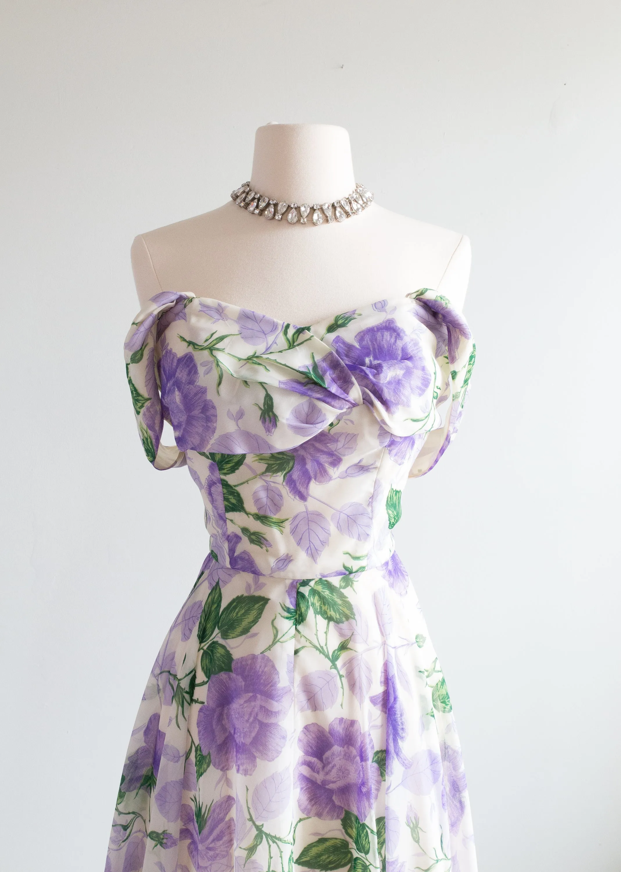 1950's Purple Rose Garden Formal Gown With Romantic Neckline / Medium