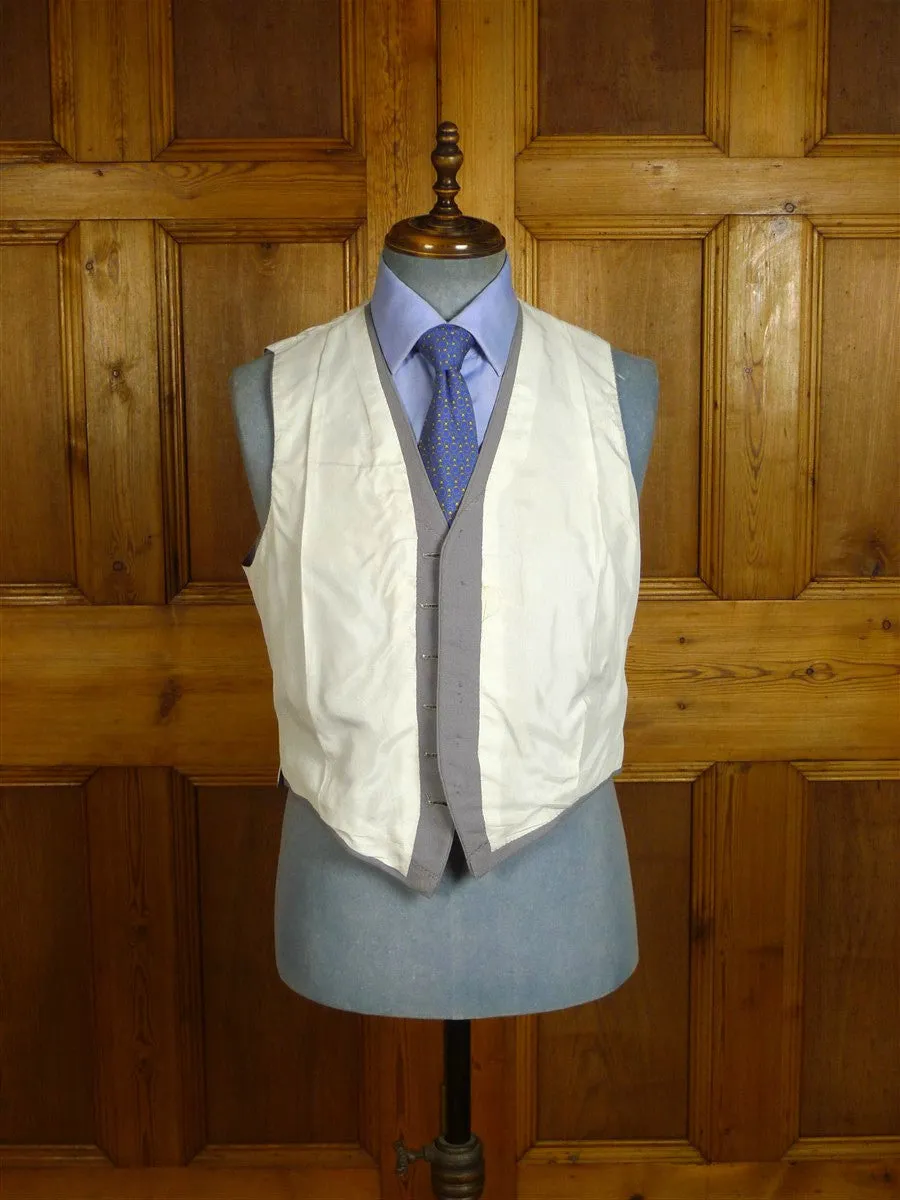 24/0913 immaculate 1968 vintage savile row bespoke dove grey morning waistcoat 42 short to regular