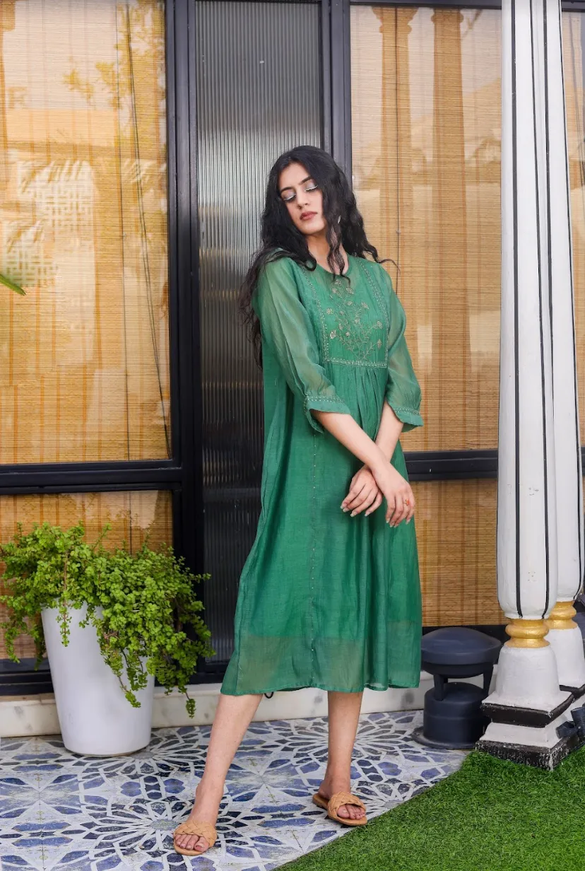 BOTTLE GREEN PAARIJAAT DRESS