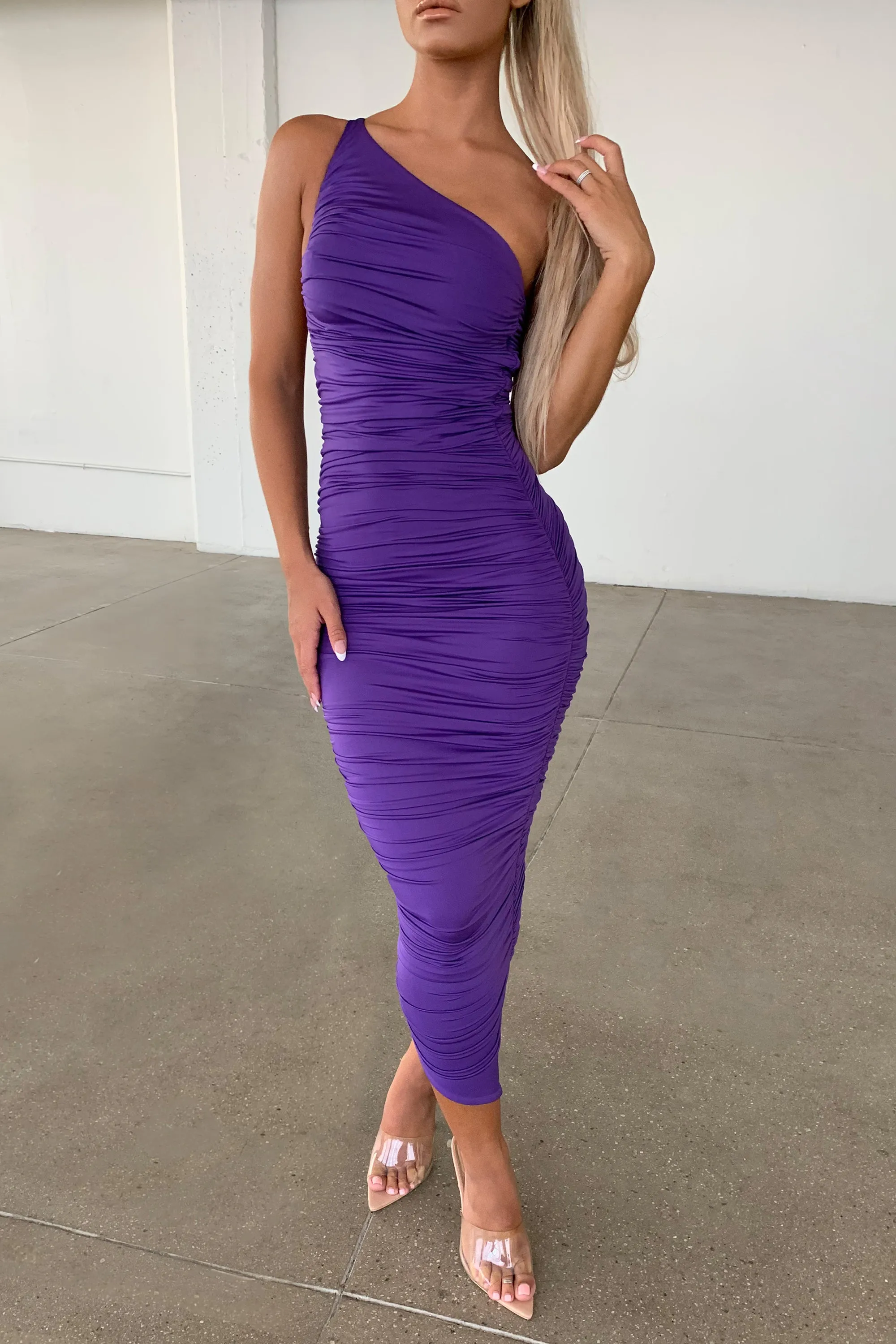 Cold Shoulder Asymmetric Ruched Midaxi Dress in Purple