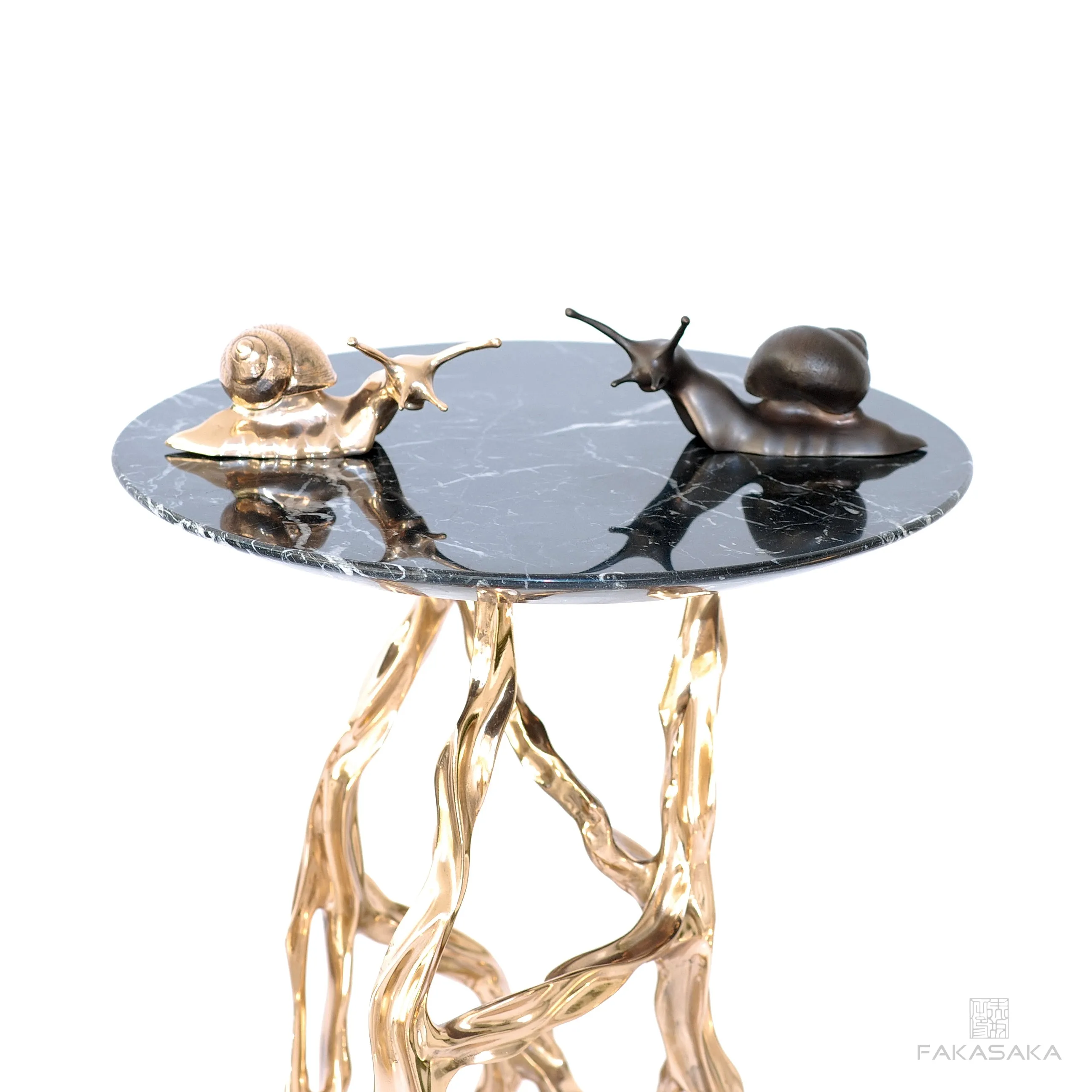 GUILL SIDE TABLE<br><br>TRANSLUCENT ONYX<br>POLISHED BRONZE