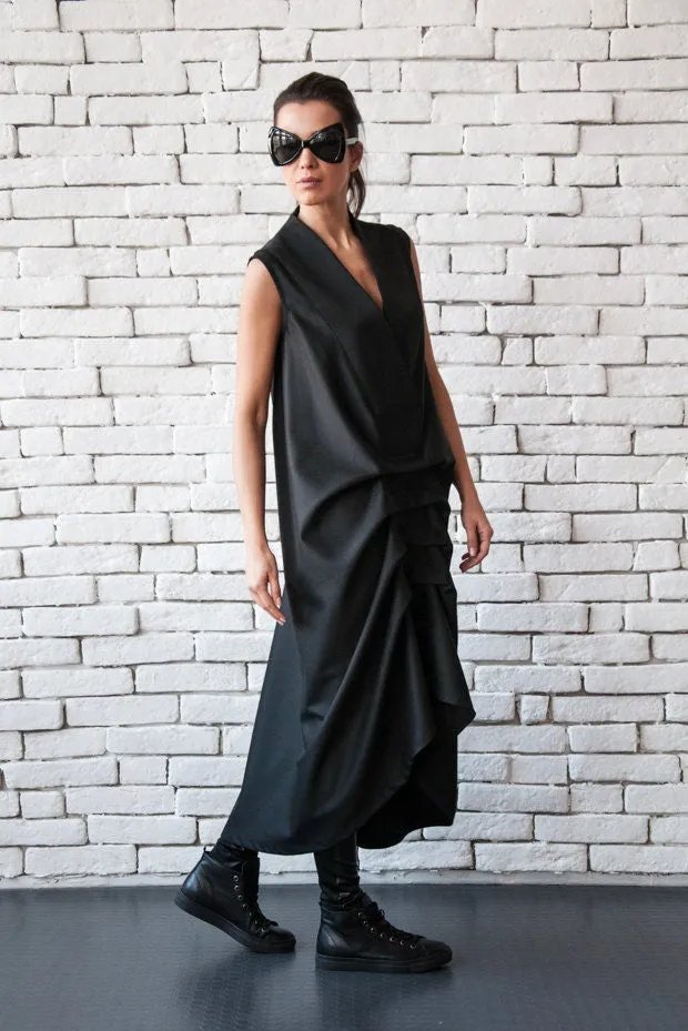 SLEEVELESS BLACK DRESS WITH DRAPPING