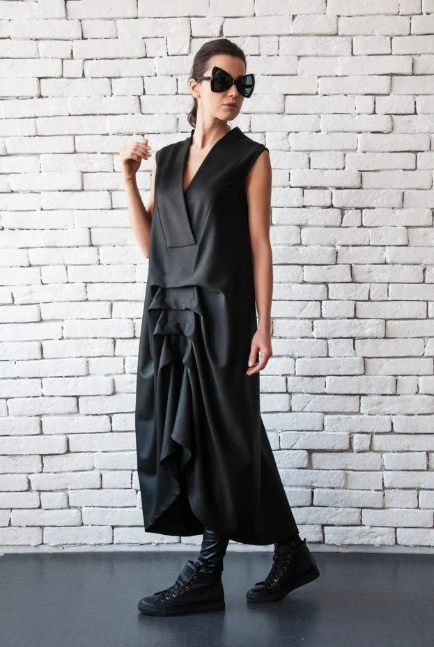 SLEEVELESS BLACK DRESS WITH DRAPPING