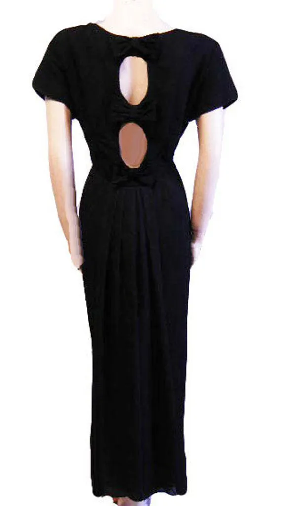 *SOPHISTICATED VINTAGE '90s JEFFREY & DARA BLACK EVENING GOWN WITH ROUND CUT OUT BACK WITH FLOWING CHIFFON PANELS