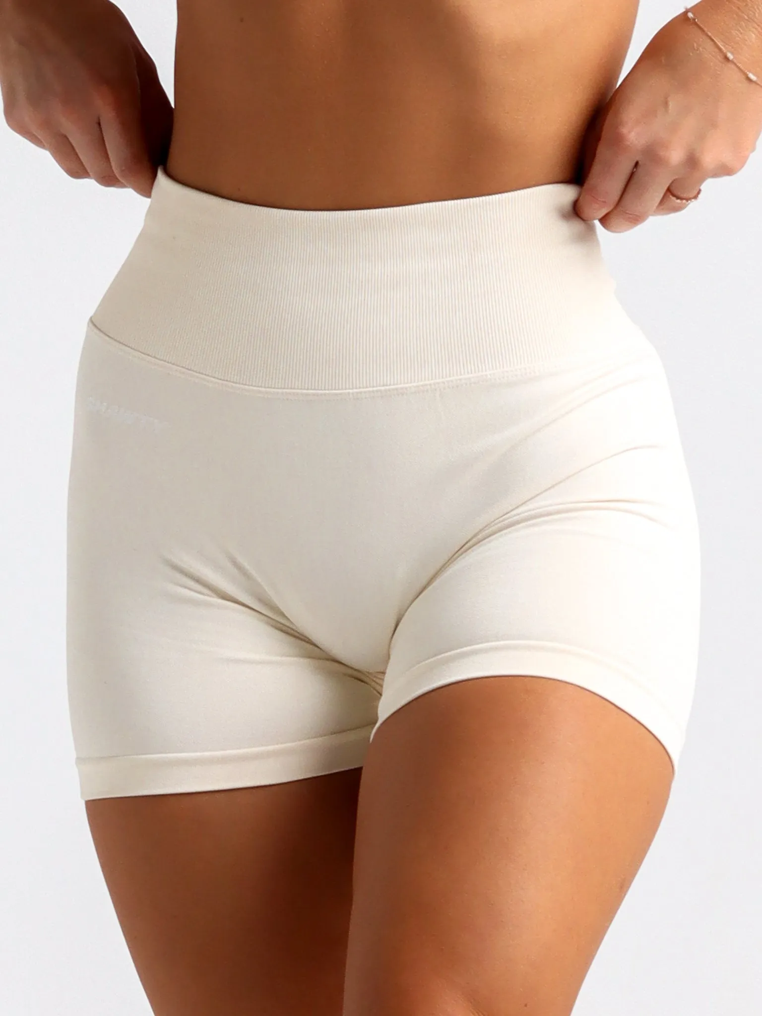 WS24 Core Scrunch Shorts | 4.5"