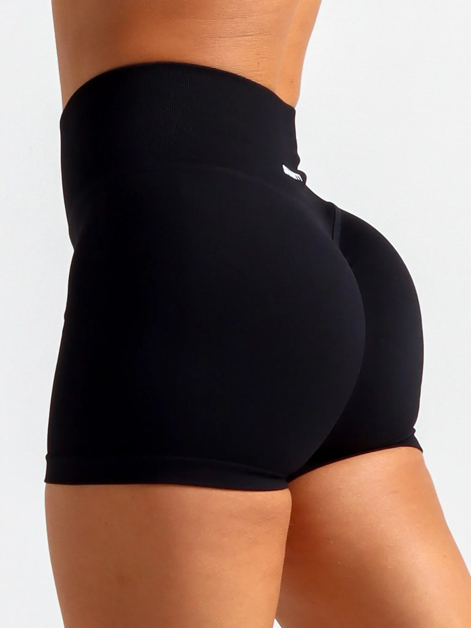 WS24 Core Scrunch Shorts | 4.5"